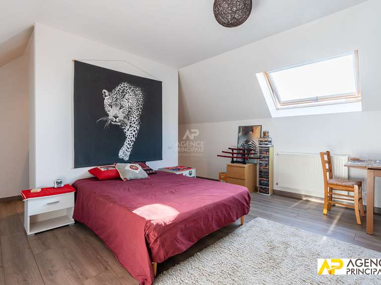Maison Le Mesnil-le-Roi - 6 chambres - 202m²