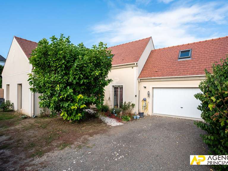 Maison Le Mesnil-le-Roi - 6 chambres - 202m²