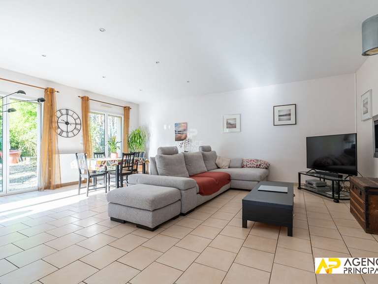 Maison Le Mesnil-le-Roi - 6 chambres - 202m²