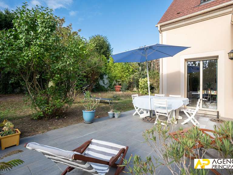 Maison Le Mesnil-le-Roi - 6 chambres - 202m²