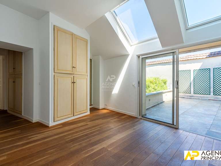Maison Le Mesnil-le-Roi - 4 chambres - 145m²