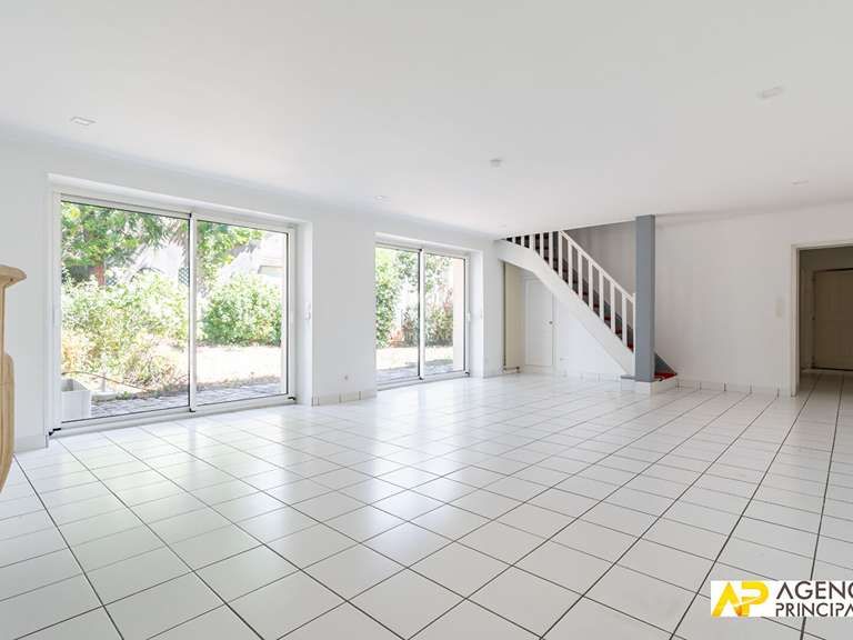 Maison Le Mesnil-le-Roi - 4 chambres - 145m²
