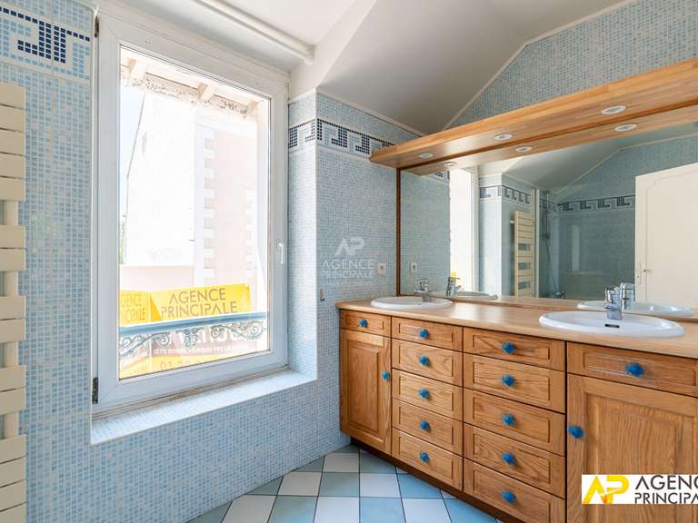 Maison Le Mesnil-le-Roi - 4 chambres - 145m²