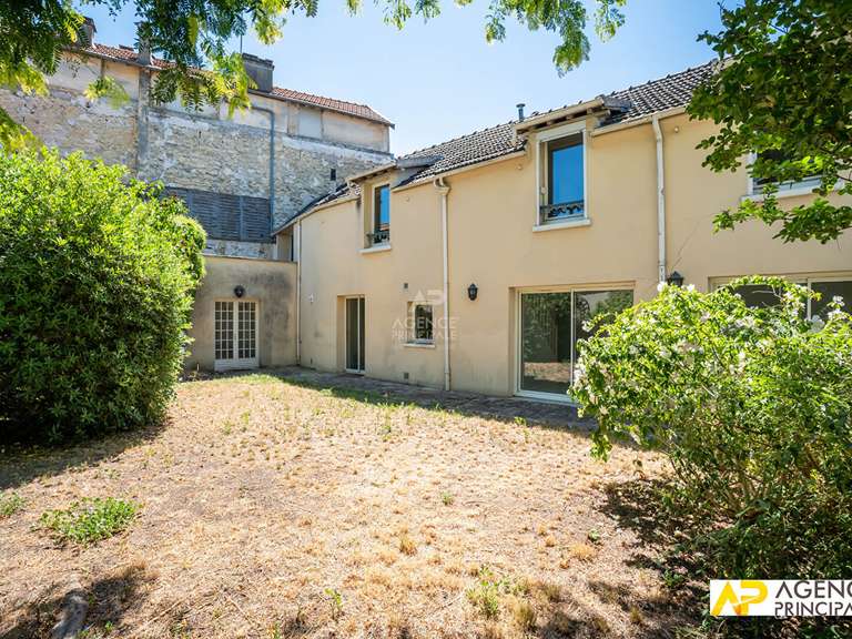 Maison Le Mesnil-le-Roi - 4 chambres - 145m²