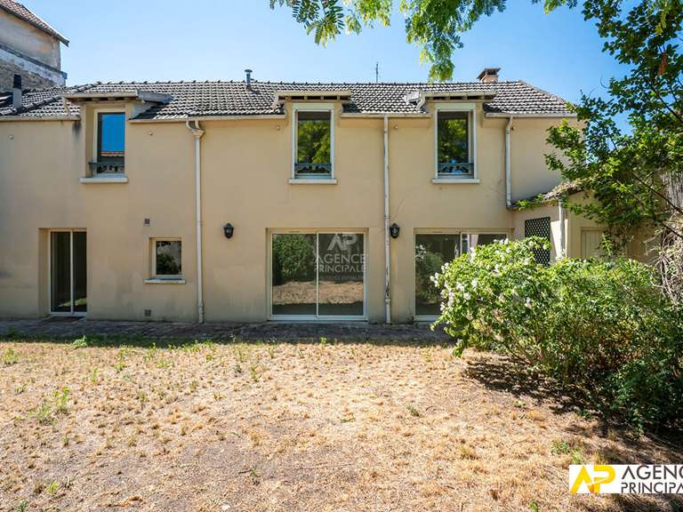 Maison Le Mesnil-le-Roi - 4 chambres - 145m²
