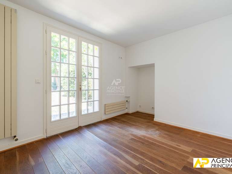 Maison Le Mesnil-le-Roi - 4 chambres - 145m²