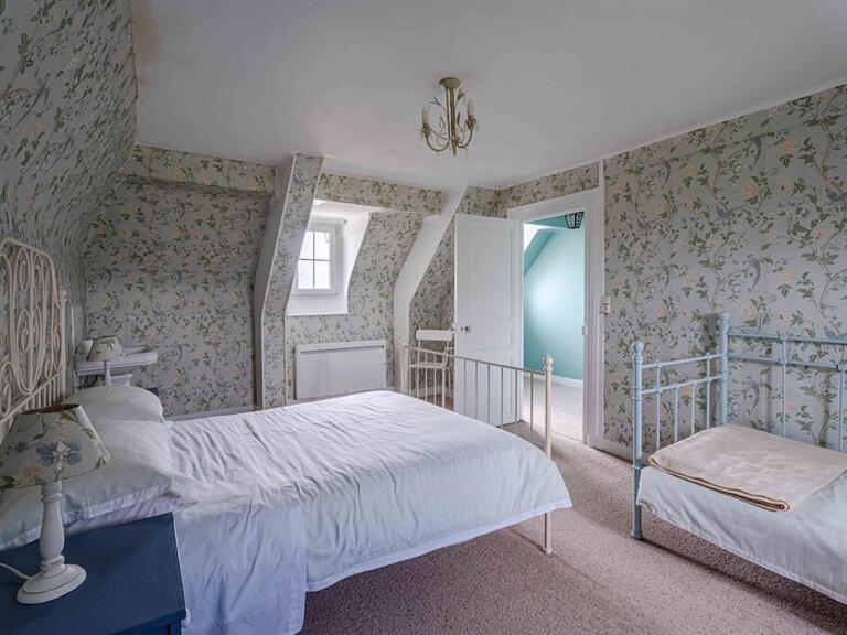 Maison Le Molay-Littry - 4 chambres - 241m²