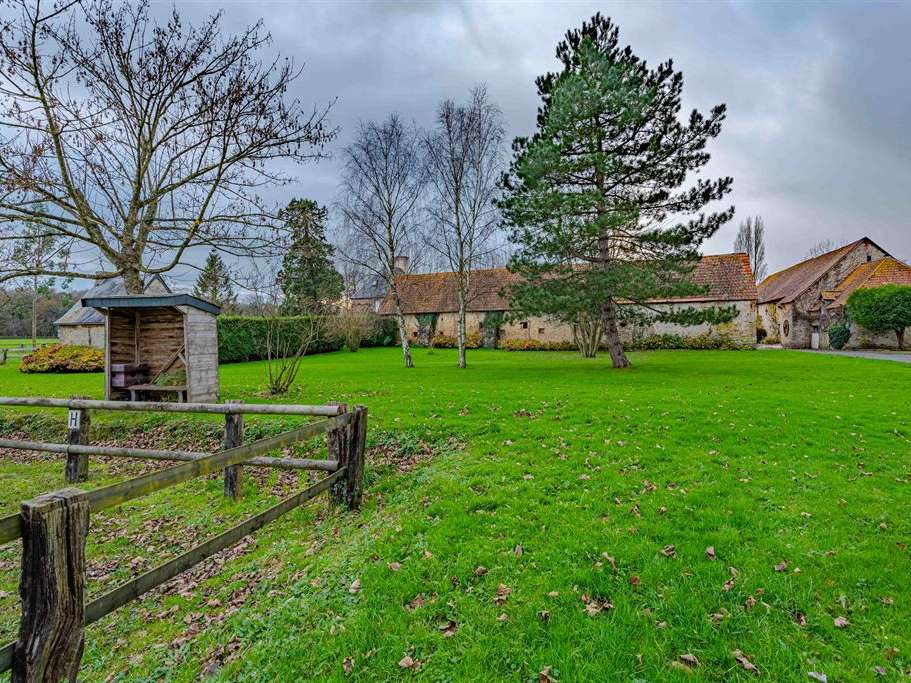 Equestrian property Le Molay-Littry