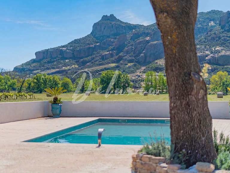 Domaine viticole Le Muy - 10 chambres - 610m²