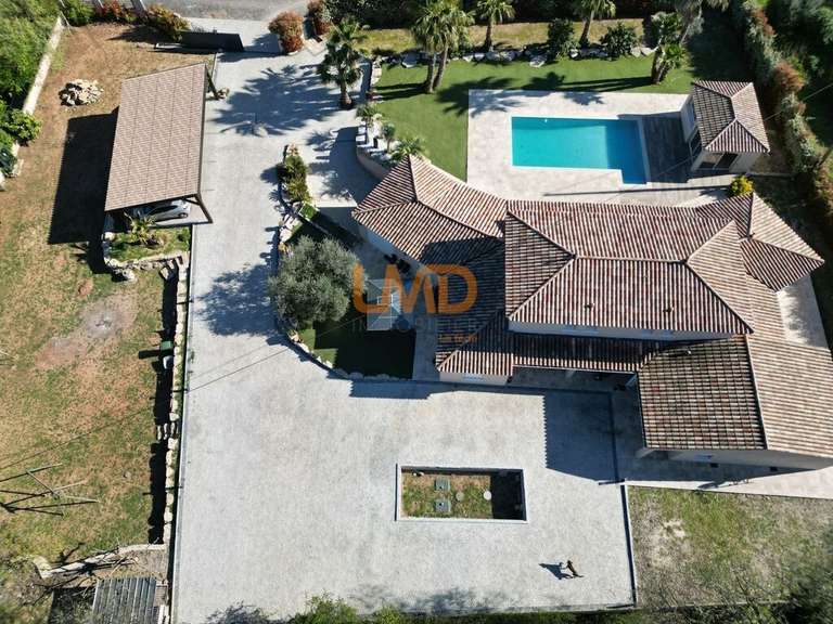 Maison Le Muy - 6 chambres - 250m²