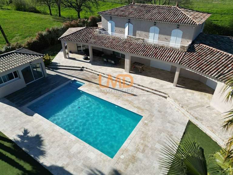 Maison Le Muy - 6 chambres - 250m²