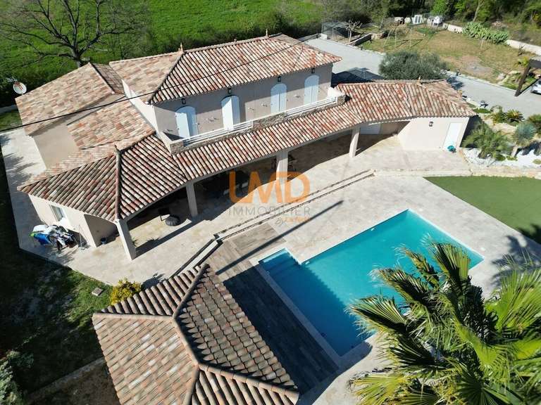 Maison Le Muy - 6 chambres - 250m²