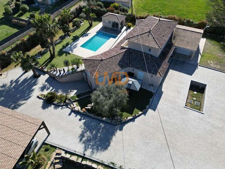 Maison Le Muy - 6 chambres - 250m²