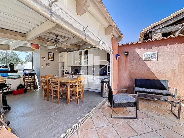 Maison Le Muy - 3 chambres - 182m²