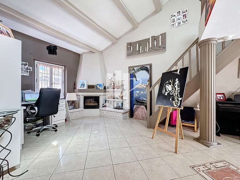 Maison Le Muy - 3 chambres - 182m²