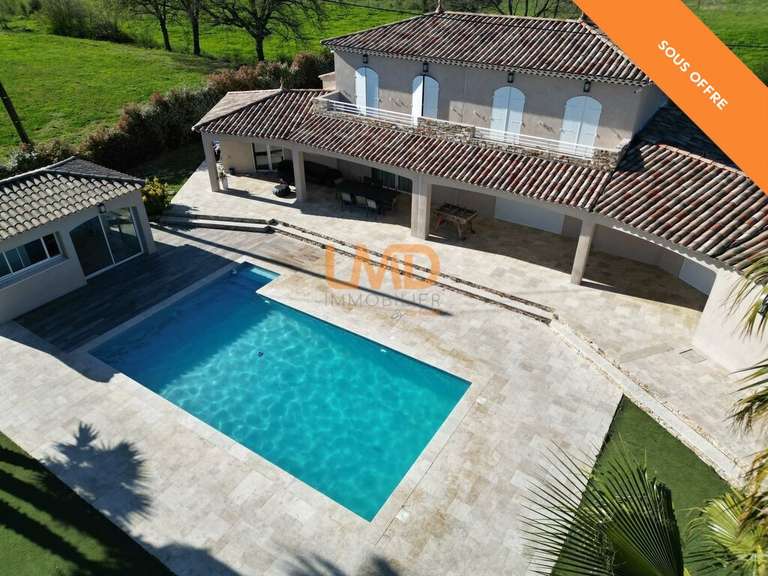 Maison Le Muy - 6 chambres - 250m²