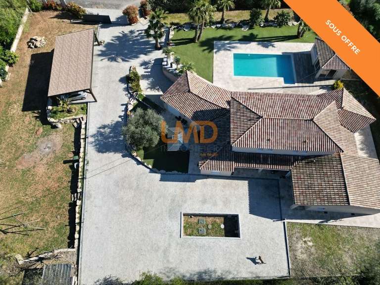 Maison Le Muy - 6 chambres - 250m²