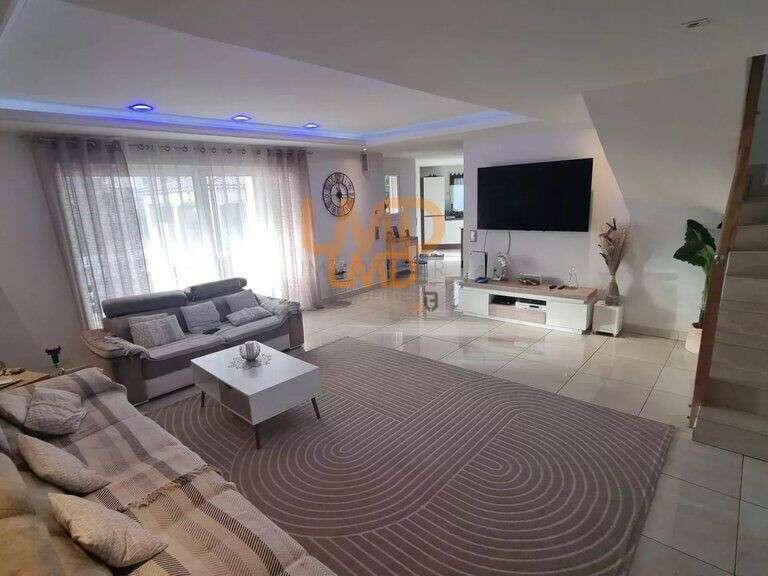 Maison Le Muy - 6 chambres - 250m²