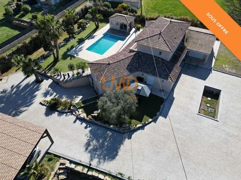 Maison Le Muy - 6 chambres - 250m²