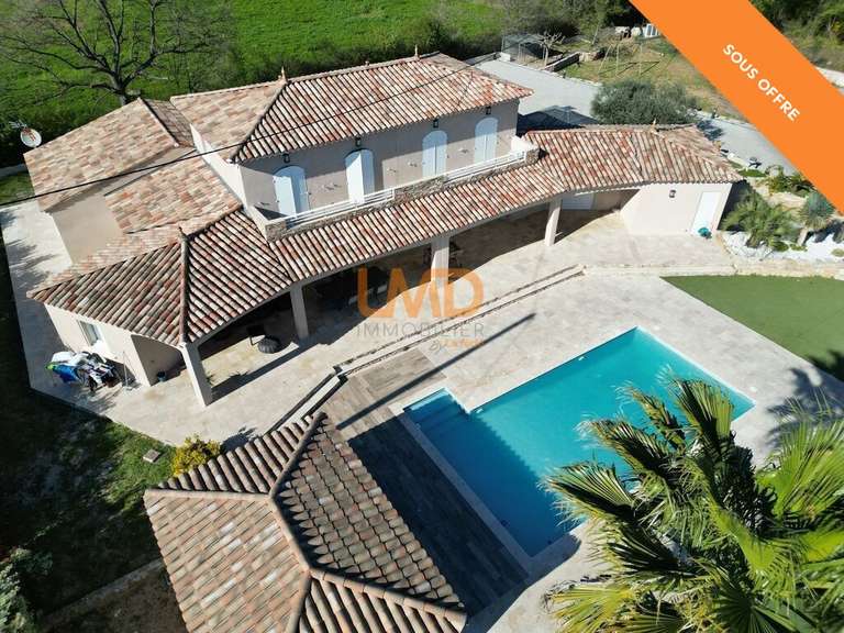 Maison Le Muy - 6 chambres - 250m²