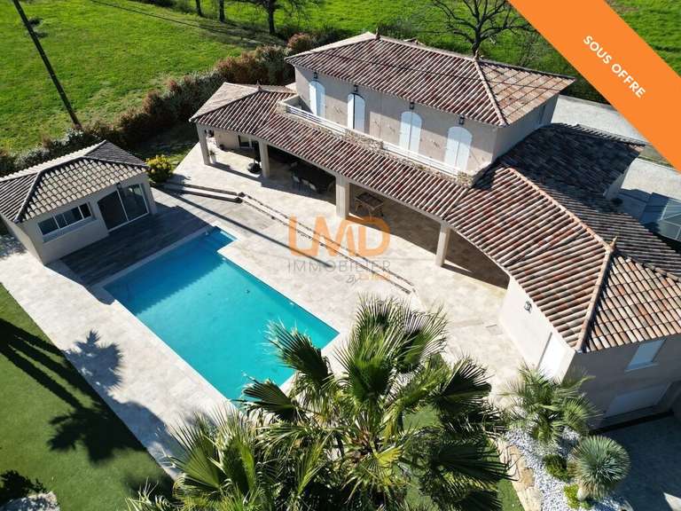 Maison Le Muy - 6 chambres - 250m²