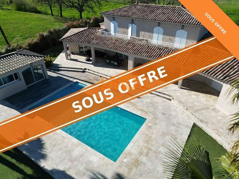 Maison Le Muy - 6 chambres - 250m²