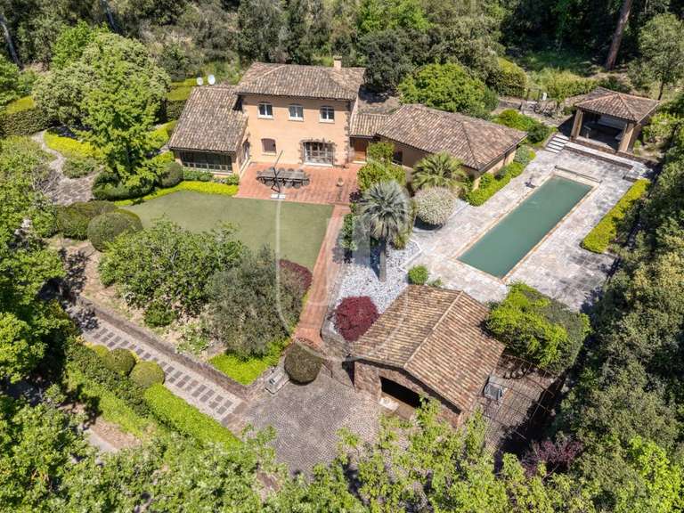 Propriété Le Muy - 4 chambres - 170m²