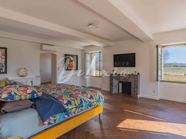 Propriété Le Muy - 10 chambres - 610m²
