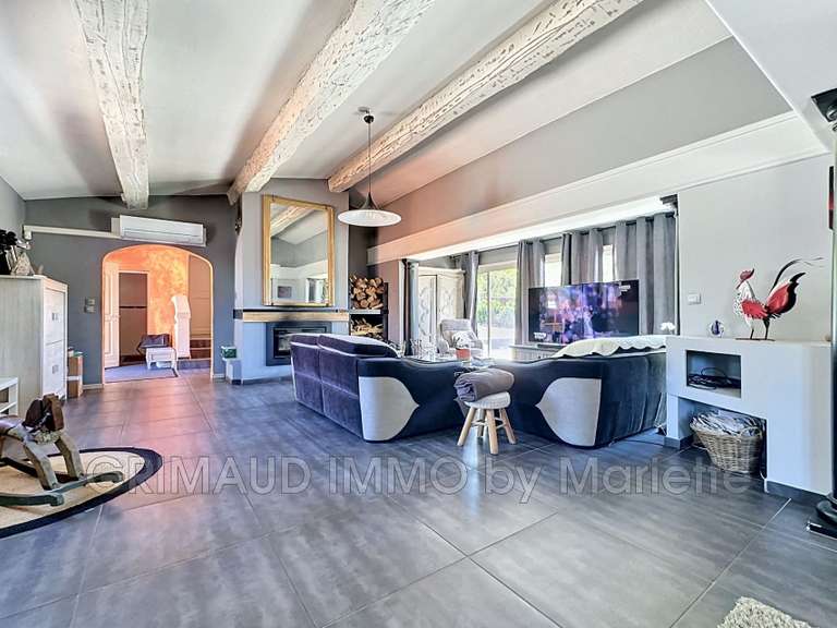 Villa Le Muy - 5 chambres - 215m²