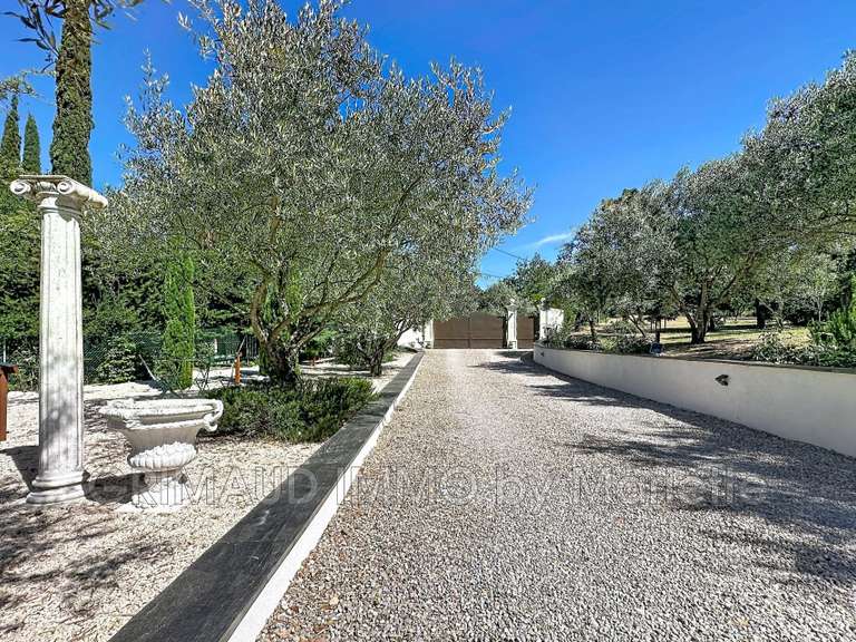 Villa Le Muy - 5 chambres - 215m²