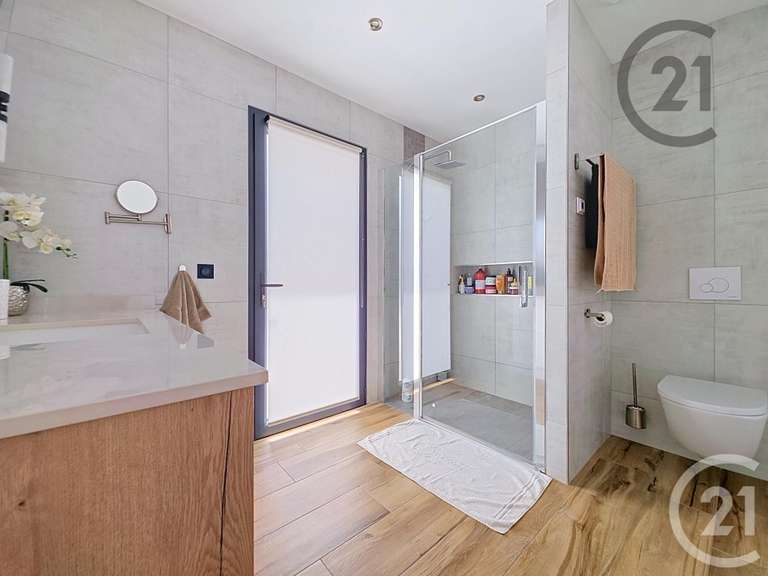 Maison Le Pavillon-Sainte-Julie - 3 chambres - 177m²