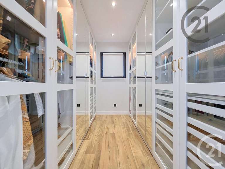 Maison Le Pavillon-Sainte-Julie - 3 chambres - 177m²