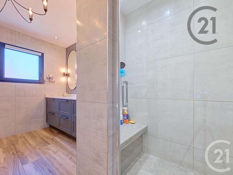 Maison Le Pavillon-Sainte-Julie - 3 chambres - 177m²