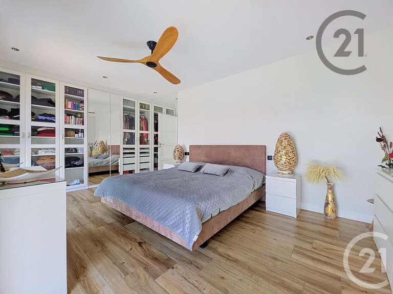 Maison Le Pavillon-Sainte-Julie - 3 chambres - 177m²