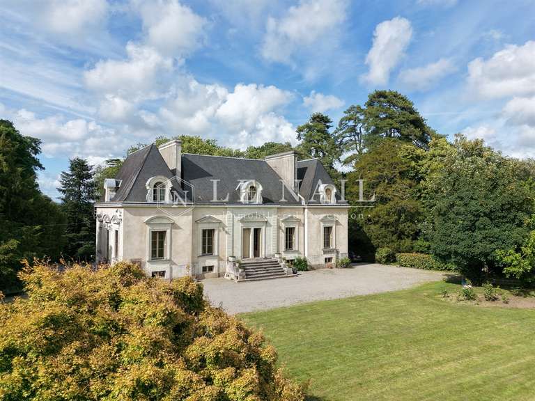 Château Le Pellerin - 8 chambres - 403m²