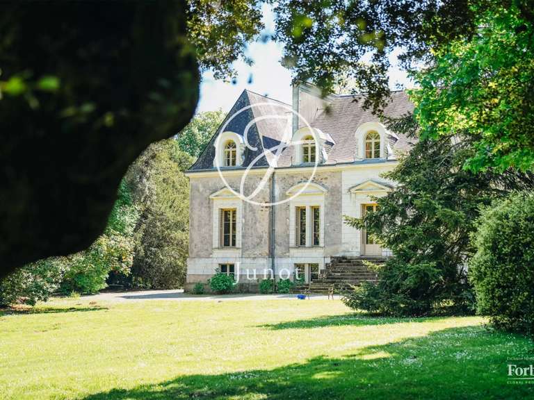 Château Le Pellerin - 10 chambres - 654m²