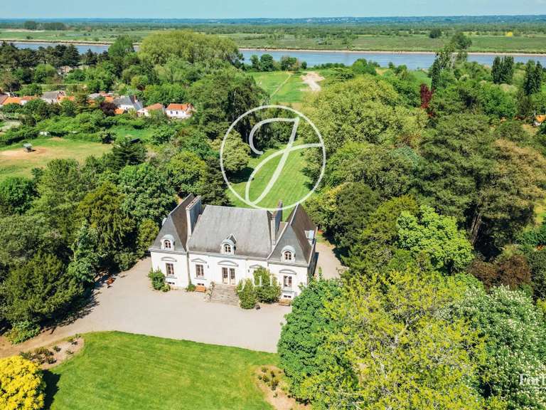 Château Le Pellerin - 10 chambres - 654m²