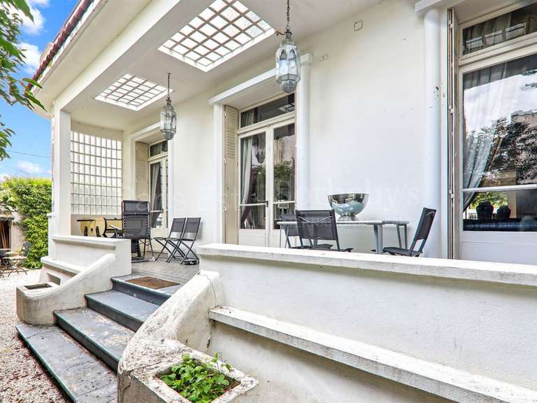 Maison Le Perreux-sur-Marne - 5 chambres - 350m²