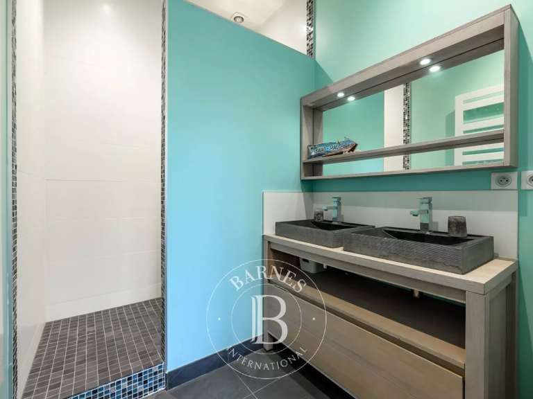 House Le Perreux-sur-Marne - 5 bedrooms - 220m²