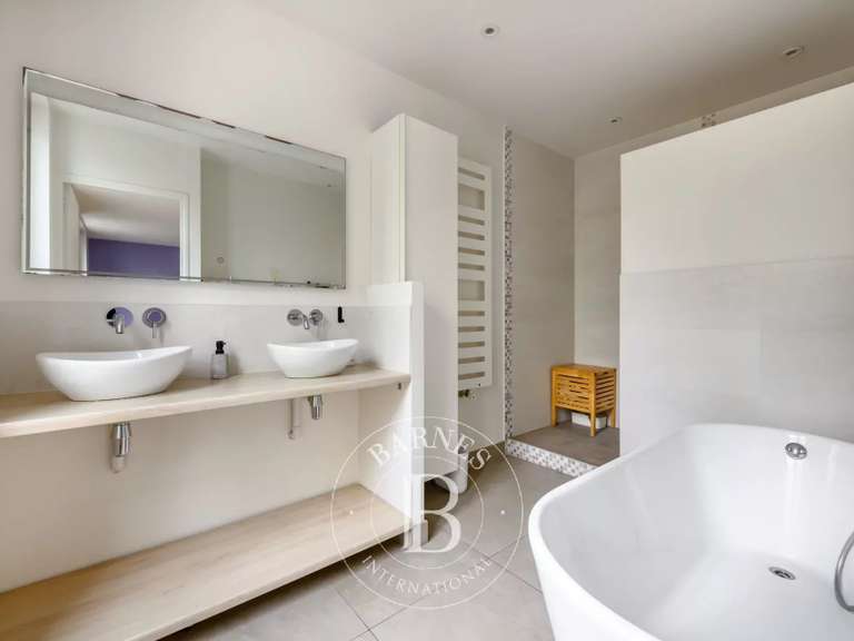 House Le Perreux-sur-Marne - 5 bedrooms - 220m²