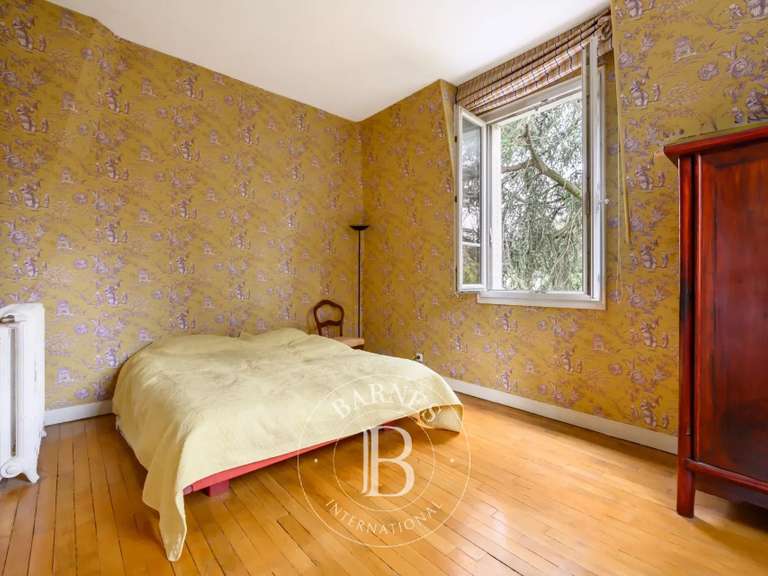 House Le Perreux-sur-Marne - 5 bedrooms - 220m²