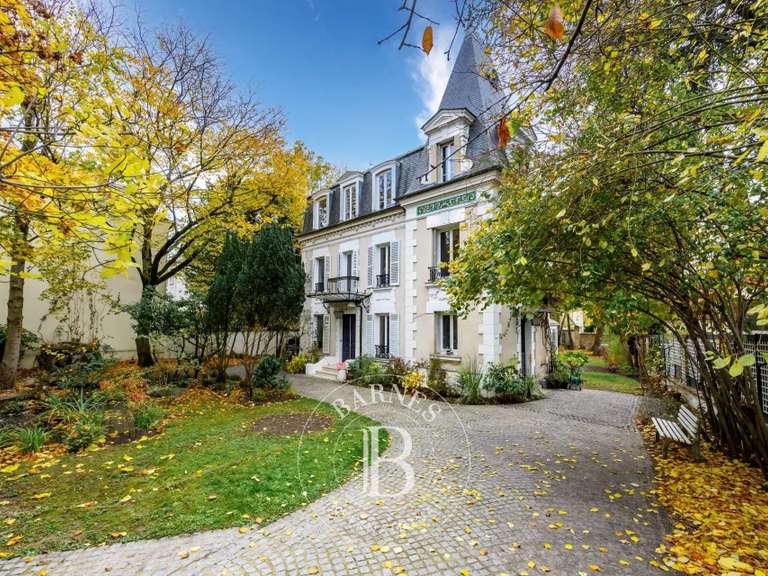 House Le Perreux-sur-Marne - 5 bedrooms - 220m²