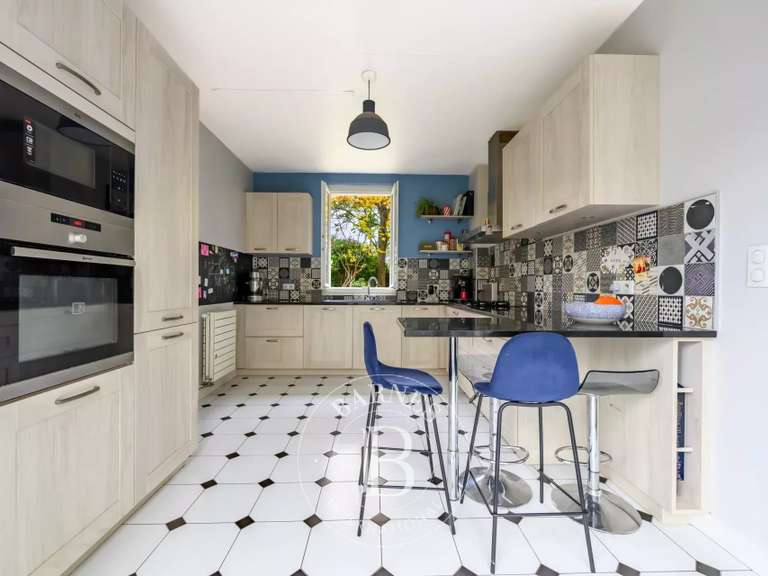 House Le Perreux-sur-Marne - 5 bedrooms - 220m²