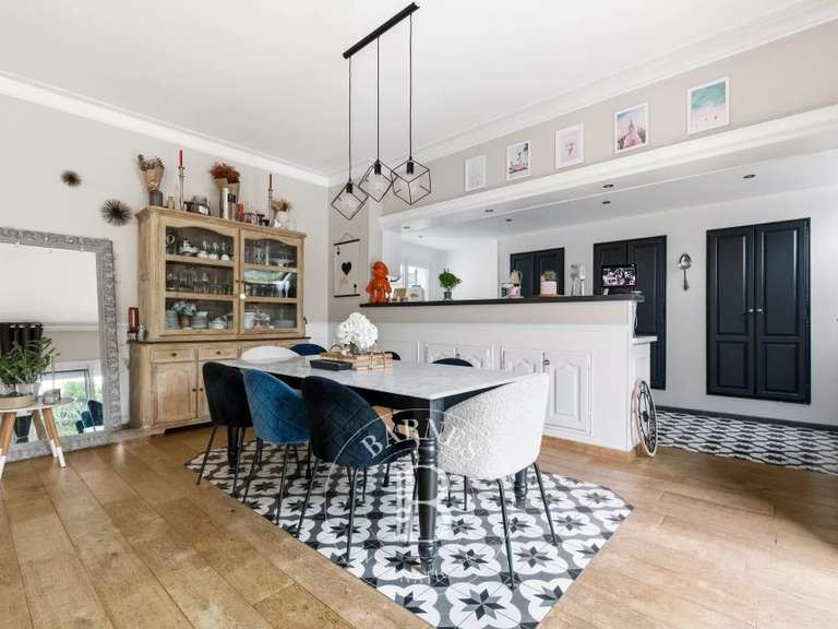 Maison Le Perreux-sur-Marne - 4 chambres - 220m²