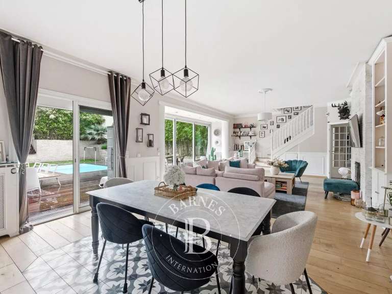 Maison Le Perreux-sur-Marne - 4 chambres - 220m²