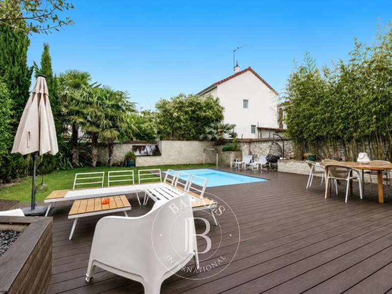 Maison Le Perreux-sur-Marne - 4 chambres - 220m²