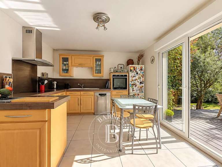 Maison Le Perreux-sur-Marne - 5 chambres - 230m²