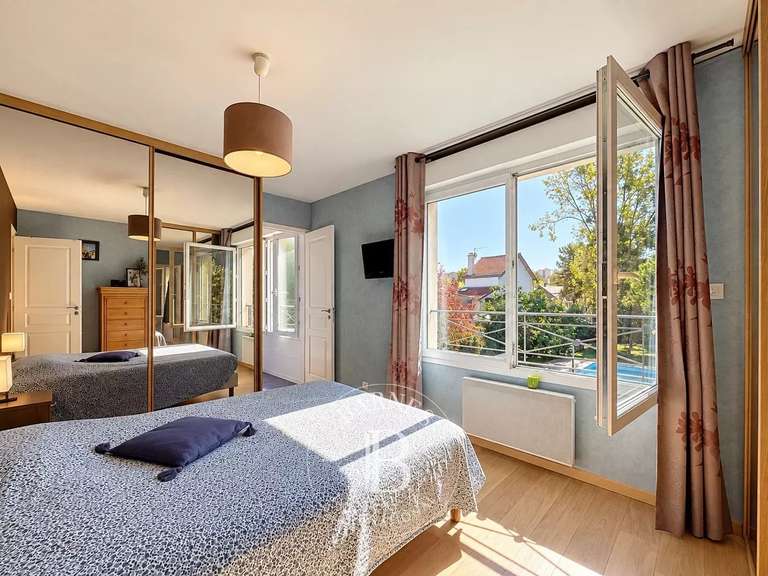 Maison Le Perreux-sur-Marne - 5 chambres - 230m²