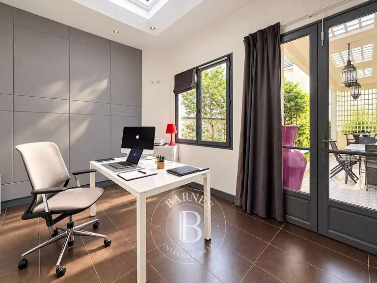 Maison Le Perreux-sur-Marne - 6 chambres - 323m²