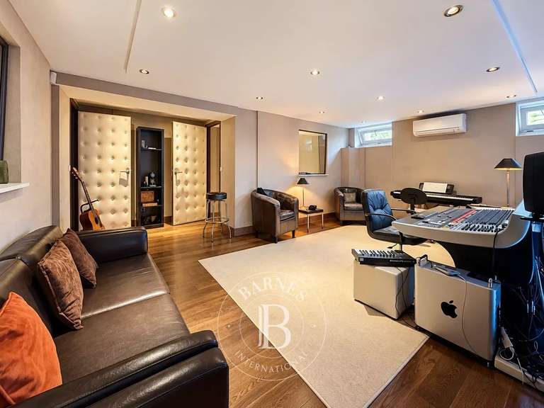 Maison Le Perreux-sur-Marne - 6 chambres - 323m²